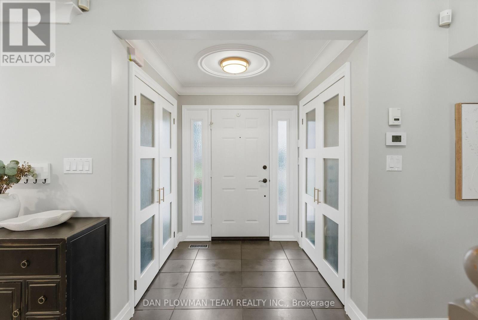 7 Oliver Court, Kawartha Lakes (Lindsay), Ontario  K9V 5V9 - Photo 6 - X12479301