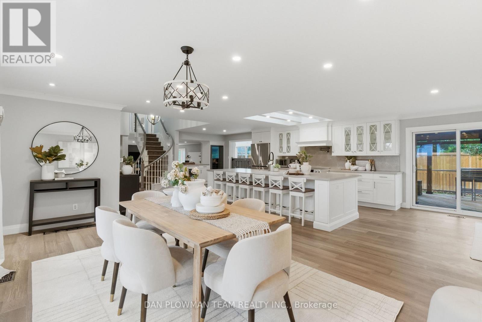 7 Oliver Court, Kawartha Lakes (Lindsay), Ontario  K9V 5V9 - Photo 8 - X12479301