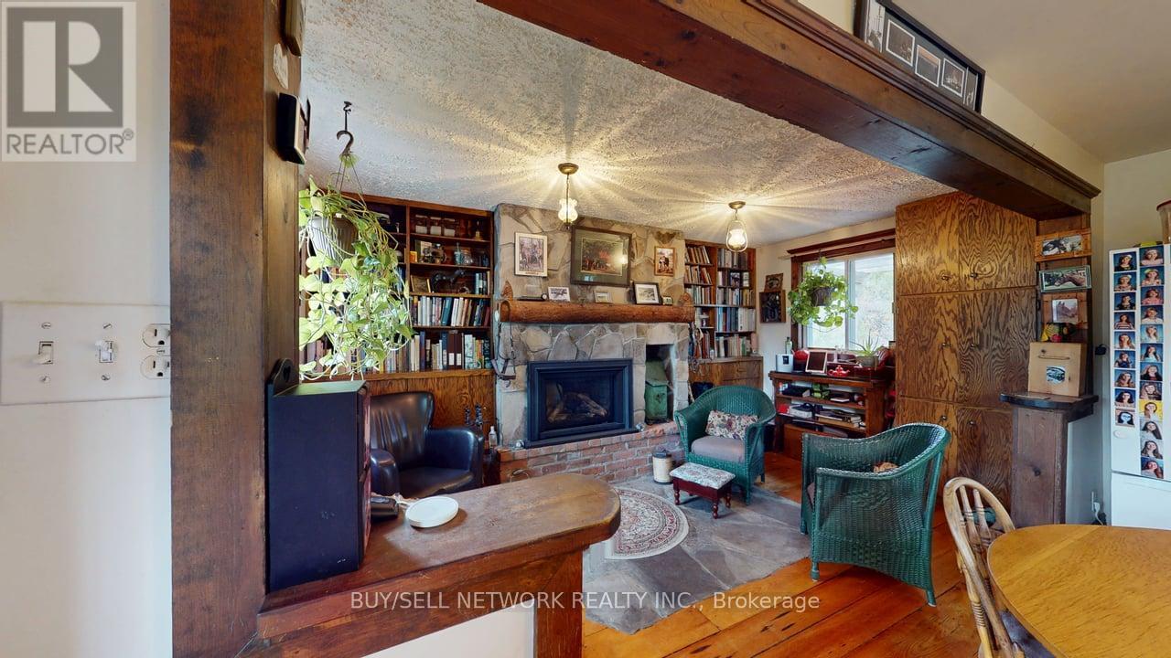 947 Division Road, Otonabee-South Monaghan, Ontario  K0L 2H0 - Photo 10 - X12479554