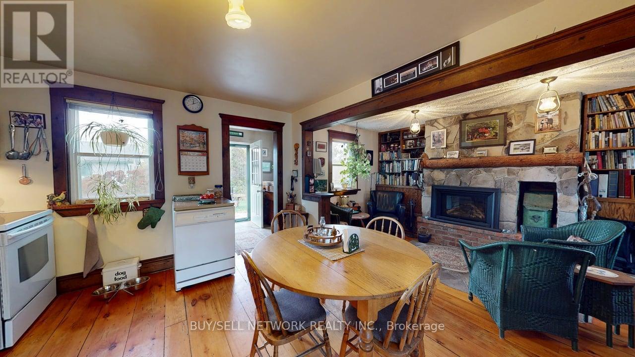 947 Division Road, Otonabee-South Monaghan, Ontario  K0L 2H0 - Photo 12 - X12479554