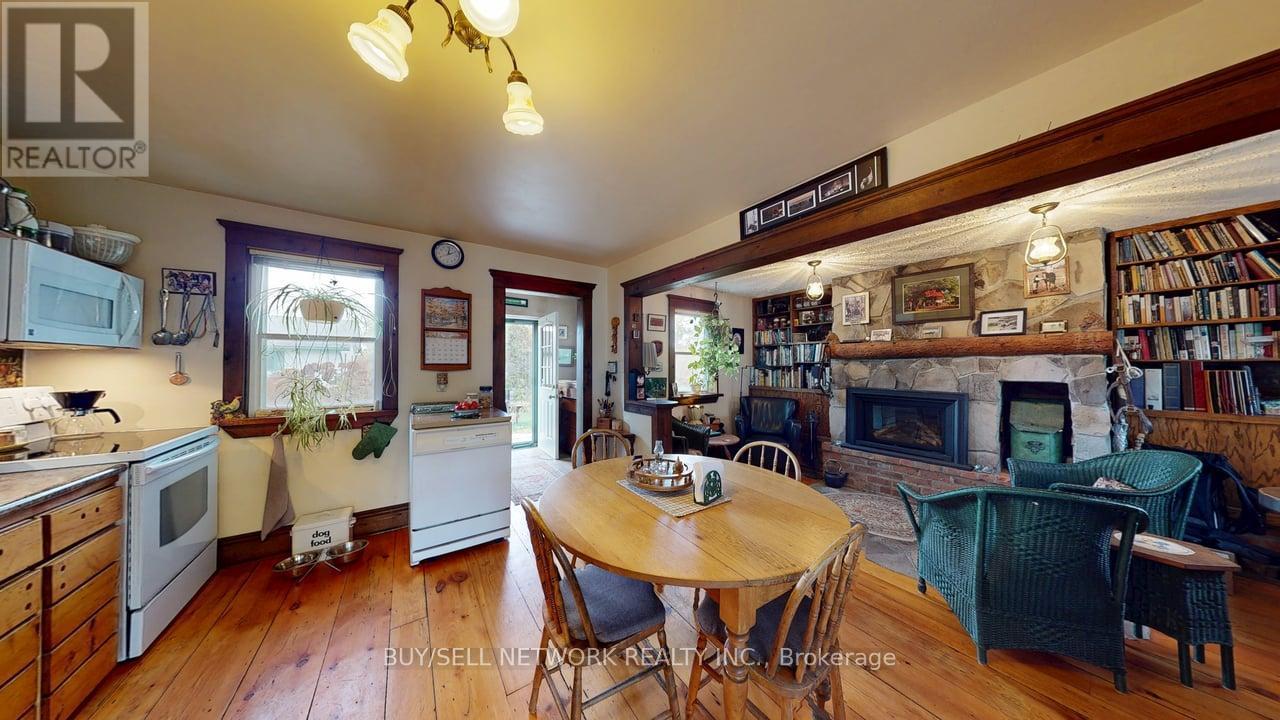 947 Division Road, Otonabee-South Monaghan, Ontario  K0L 2H0 - Photo 13 - X12479554