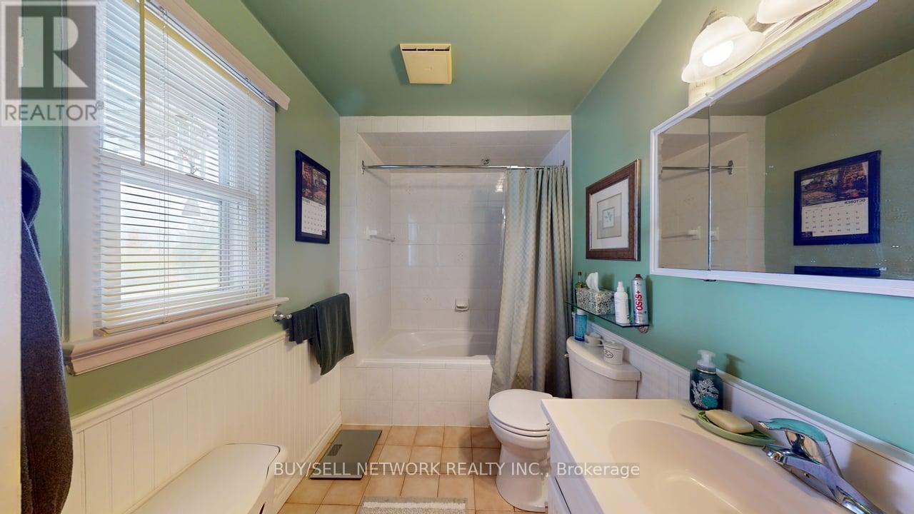 947 Division Road, Otonabee-South Monaghan, Ontario  K0L 2H0 - Photo 15 - X12479554