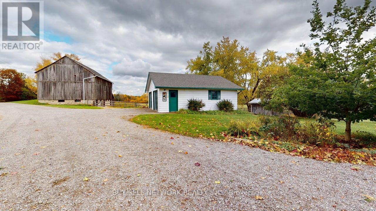 947 Division Road, Otonabee-South Monaghan, Ontario  K0L 2H0 - Photo 39 - X12479554
