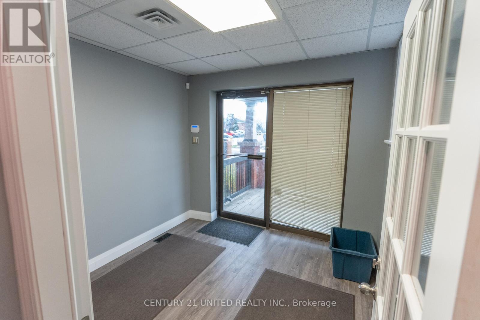 310 Rubidge Street, Peterborough (Town Ward 3), Ontario  K9J 3P4 - Photo 4 - X12480090