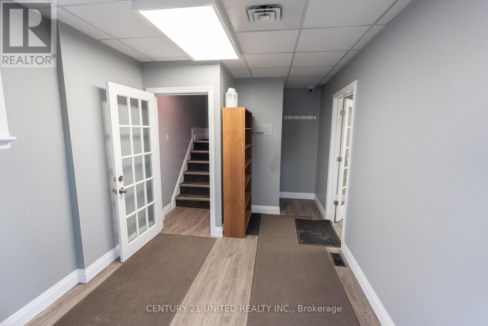 310 Rubidge Street, Peterborough (Town Ward 3), Ontario  K9J 3P4 - Photo 5 - X12480090