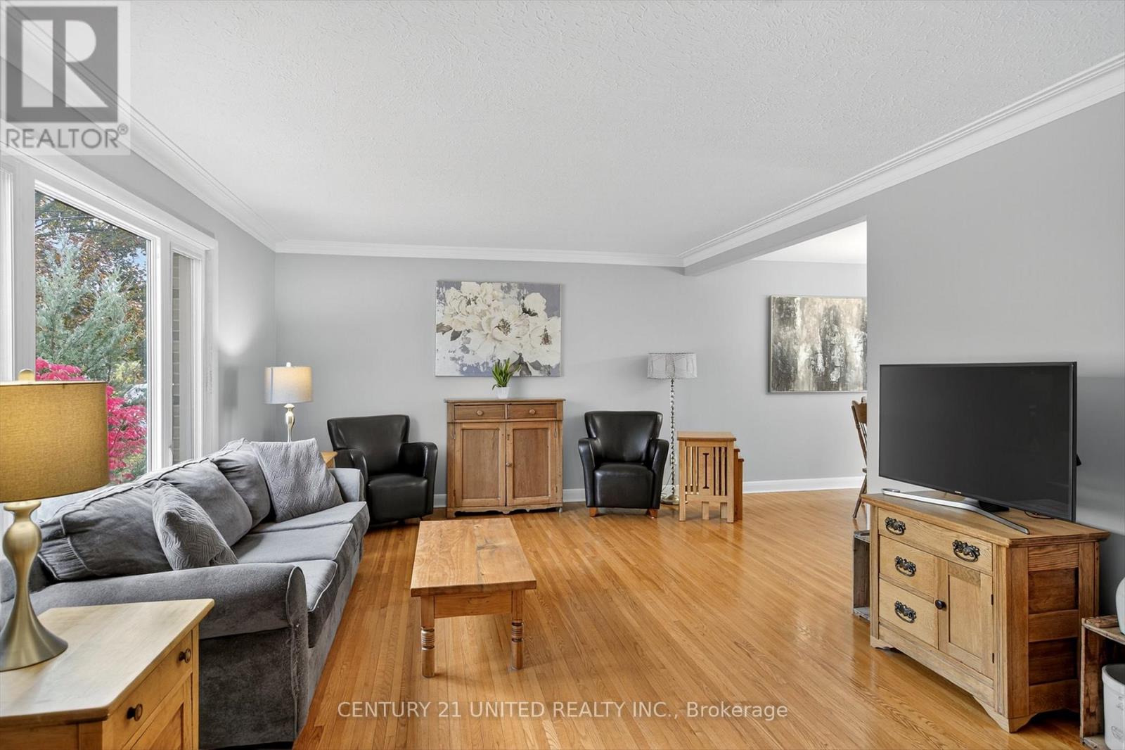 715 Stannor Drive, Peterborough (Town Ward 3), Ontario  K9J 4S9 - Photo 8 - X12480474