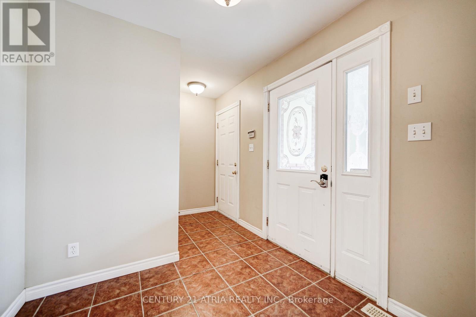 1654 Ravenwood Drive, Peterborough (Monaghan Ward 2), Ontario  K9K 2R1 - Photo 2 - X12480388