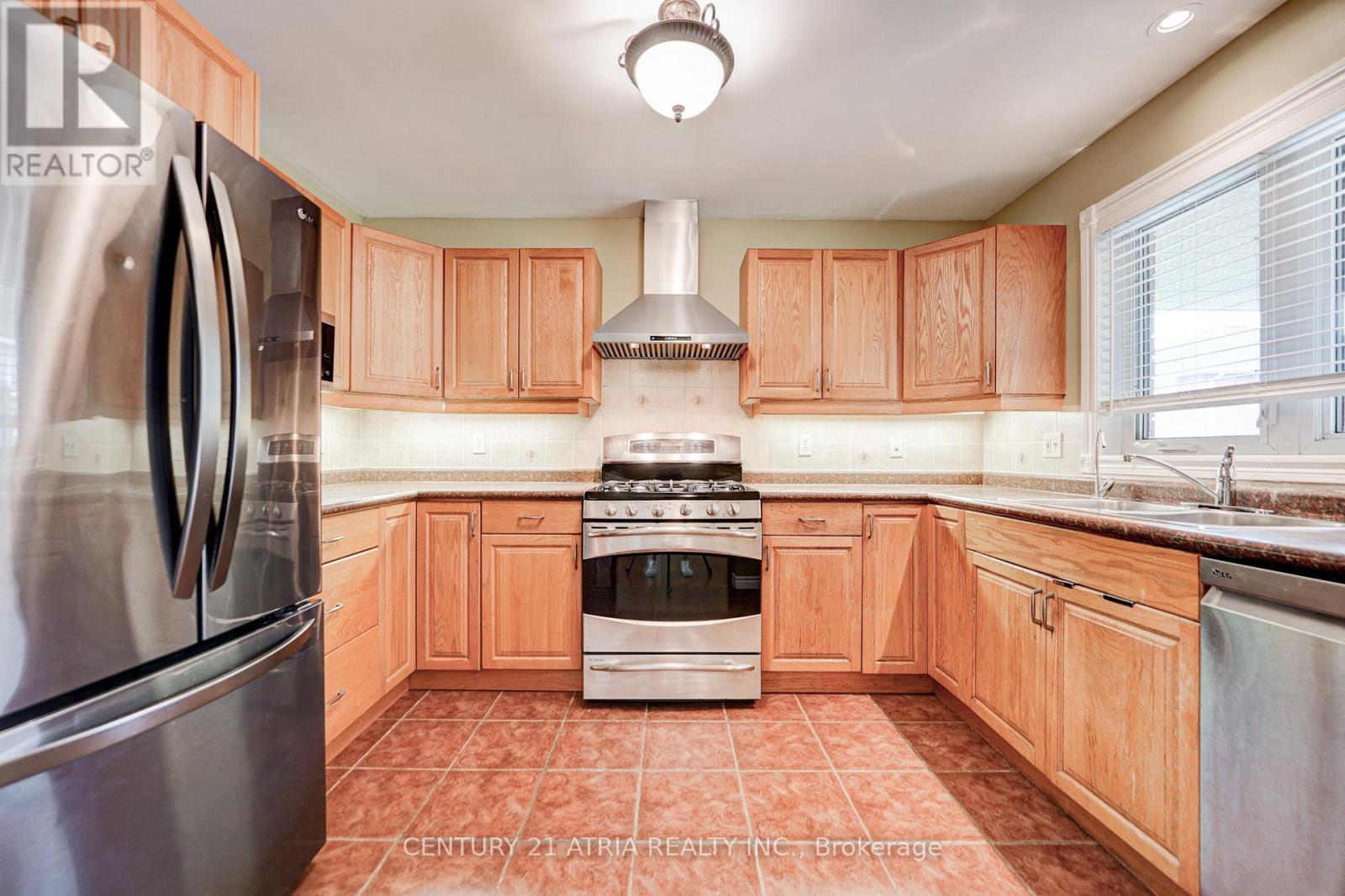 1654 Ravenwood Drive, Peterborough (Monaghan Ward 2), Ontario  K9K 2R1 - Photo 8 - X12480388