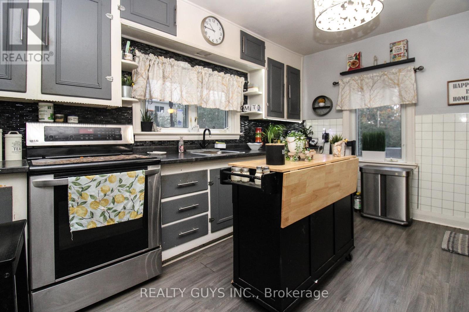 502 Wellington Street, Peterborough (Northcrest Ward 5), Ontario  K9H 5C5 - Photo 17 - X12480670