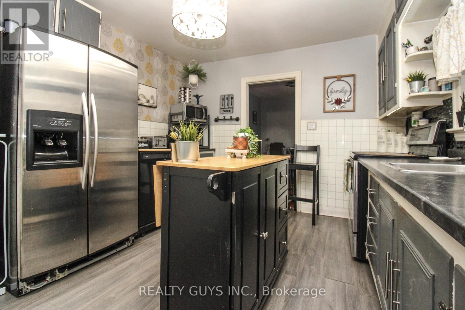 502 Wellington Street, Peterborough (Northcrest Ward 5), Ontario  K9H 5C5 - Photo 18 - X12480670