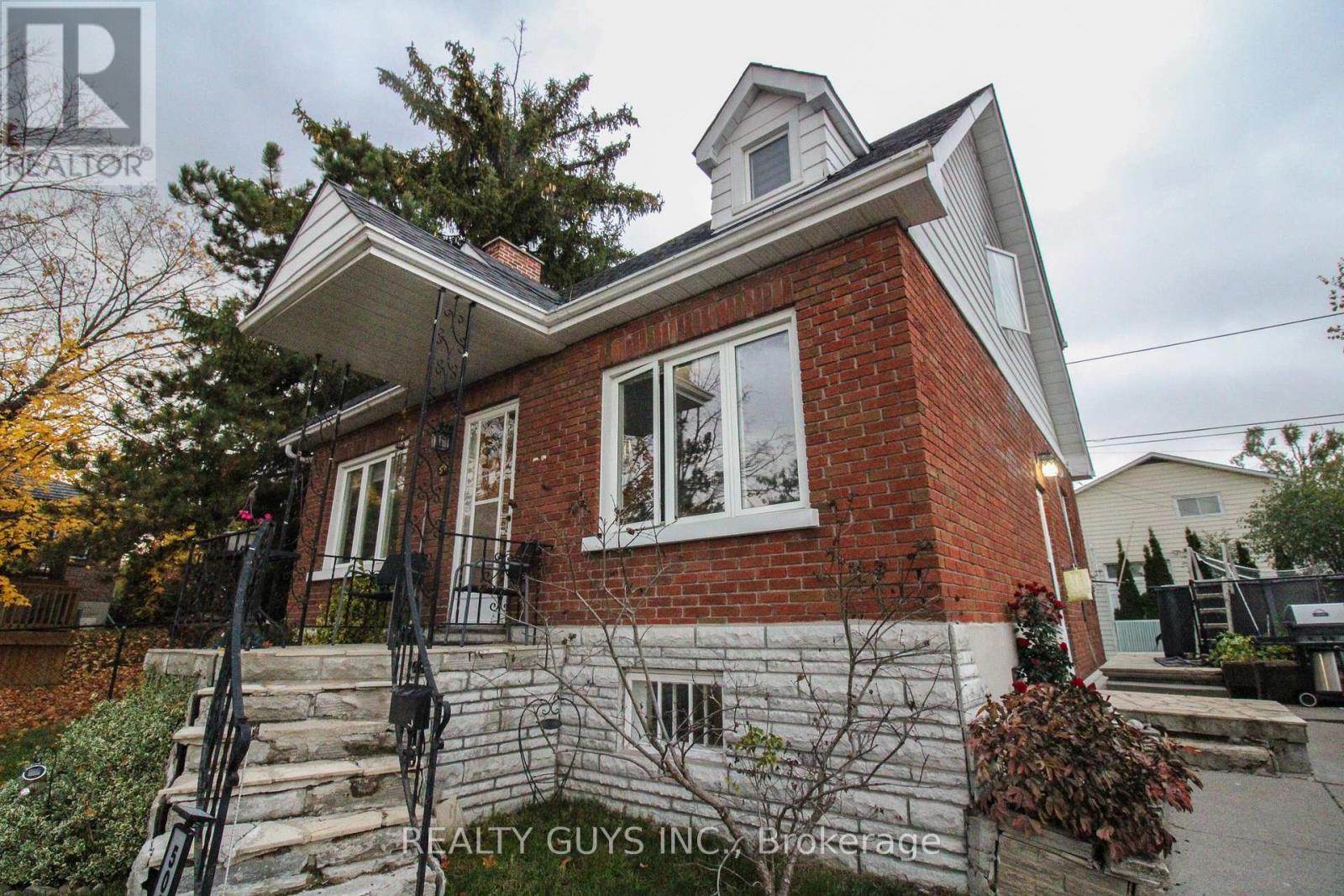 502 Wellington Street, Peterborough (Northcrest Ward 5), Ontario  K9H 5C5 - Photo 7 - X12480670