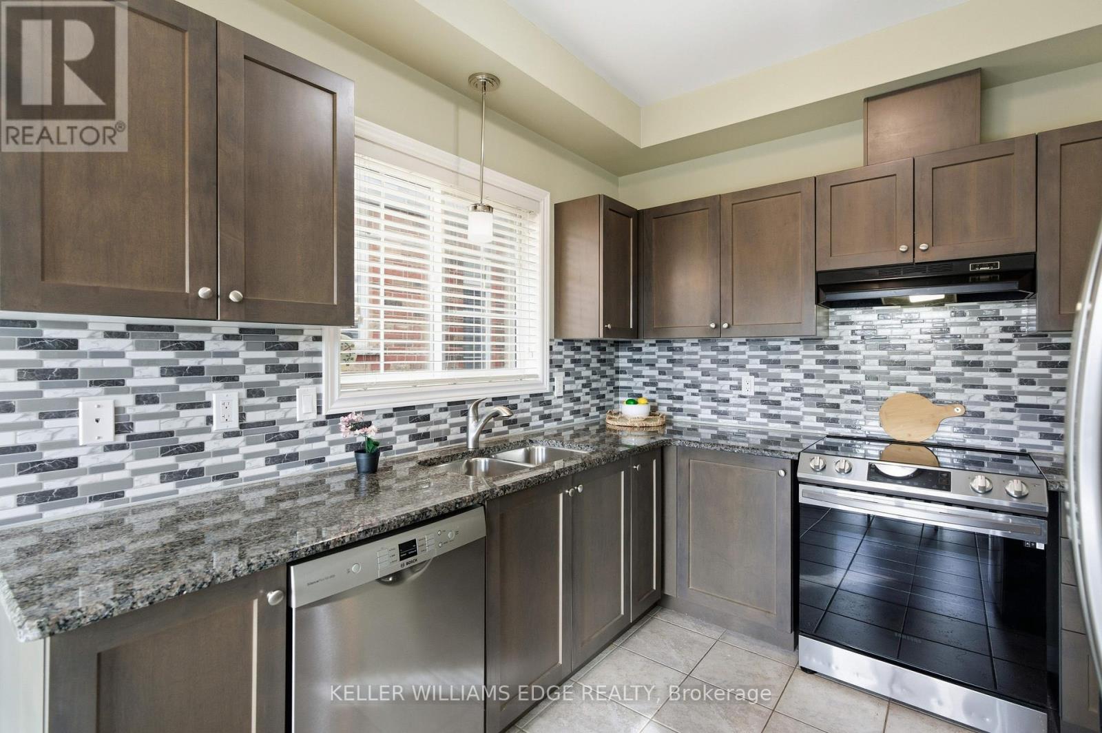 62 Browview Drive, Hamilton (Waterdown), Ontario  L1B 1L9 - Photo 14 - X12480502