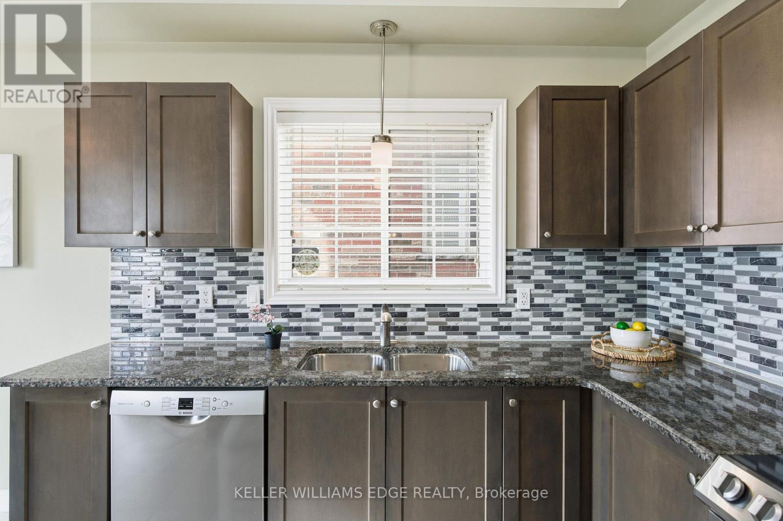 62 Browview Drive, Hamilton (Waterdown), Ontario  L1B 1L9 - Photo 15 - X12480502