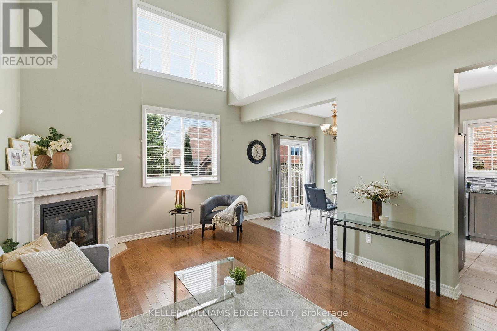 62 Browview Drive, Hamilton (Waterdown), Ontario  L1B 1L9 - Photo 8 - X12480502