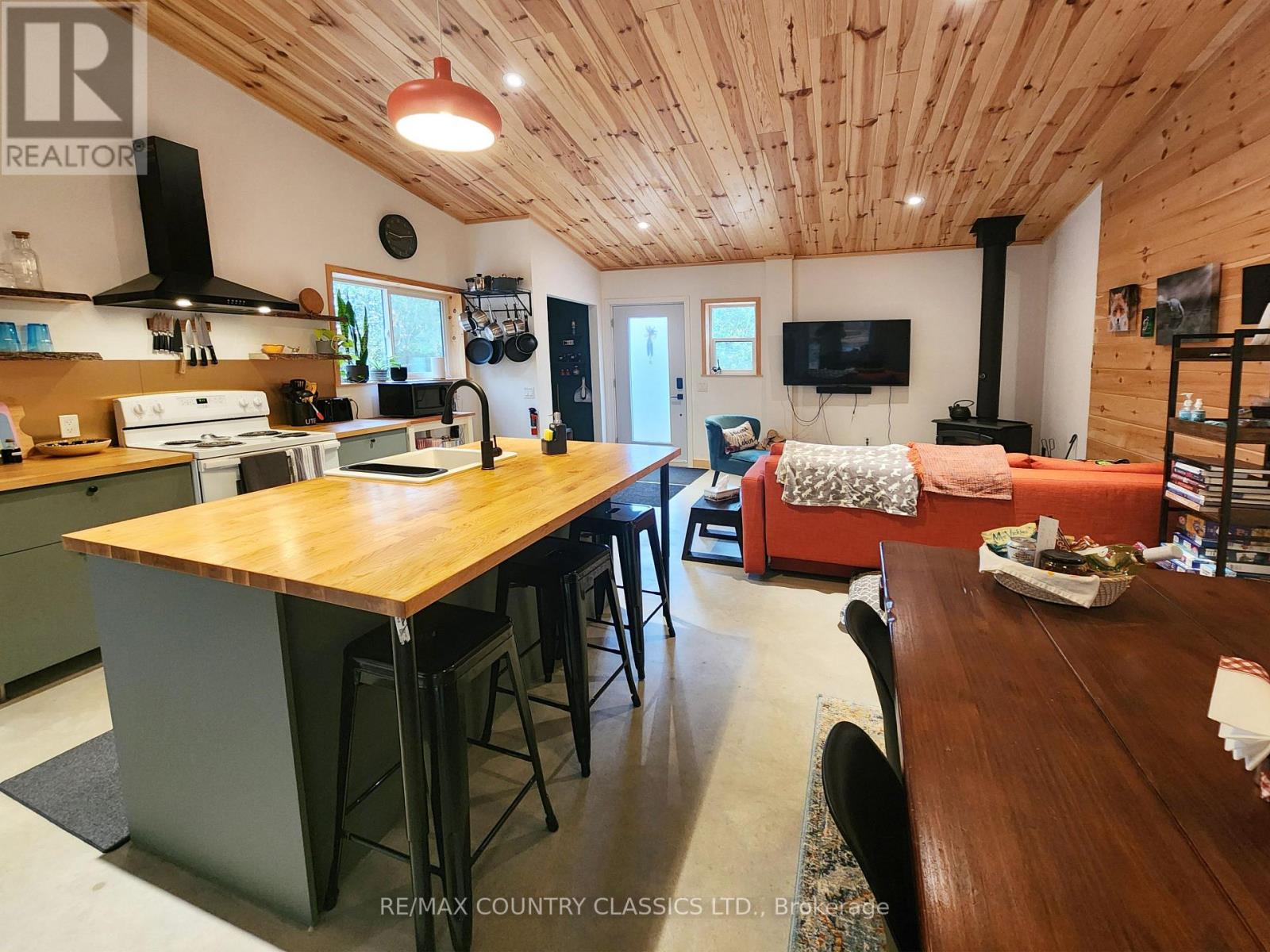 338 Detlor Road, Bancroft (Dungannon Ward), Ontario  K0L 2S0 - Photo 8 - X12480743