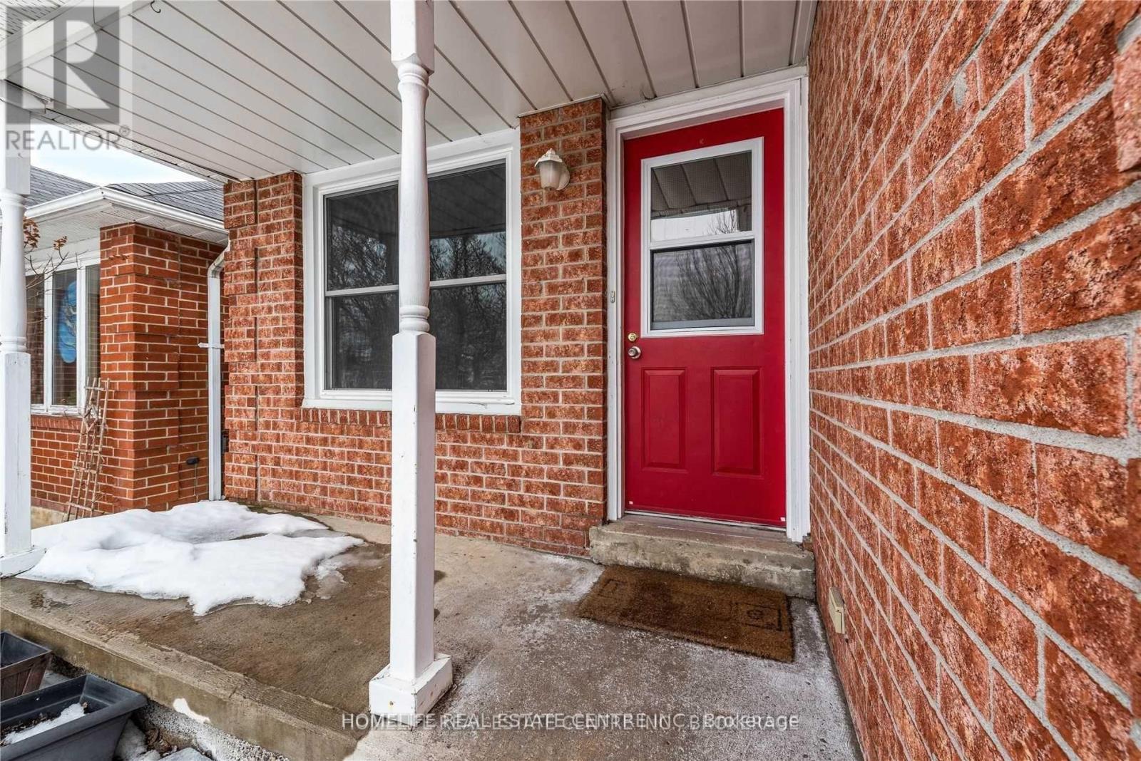 79 Hart Boulevard S, Clarington (Newcastle), Ontario  L1B 1E4 - Photo 3 - E12480860