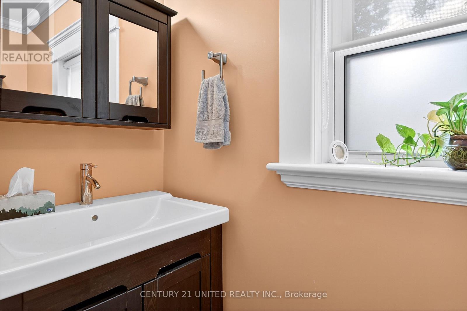 317 Margaret Avenue, Peterborough (Town Ward 3), Ontario  K9J 5H1 - Photo 19 - X12481045