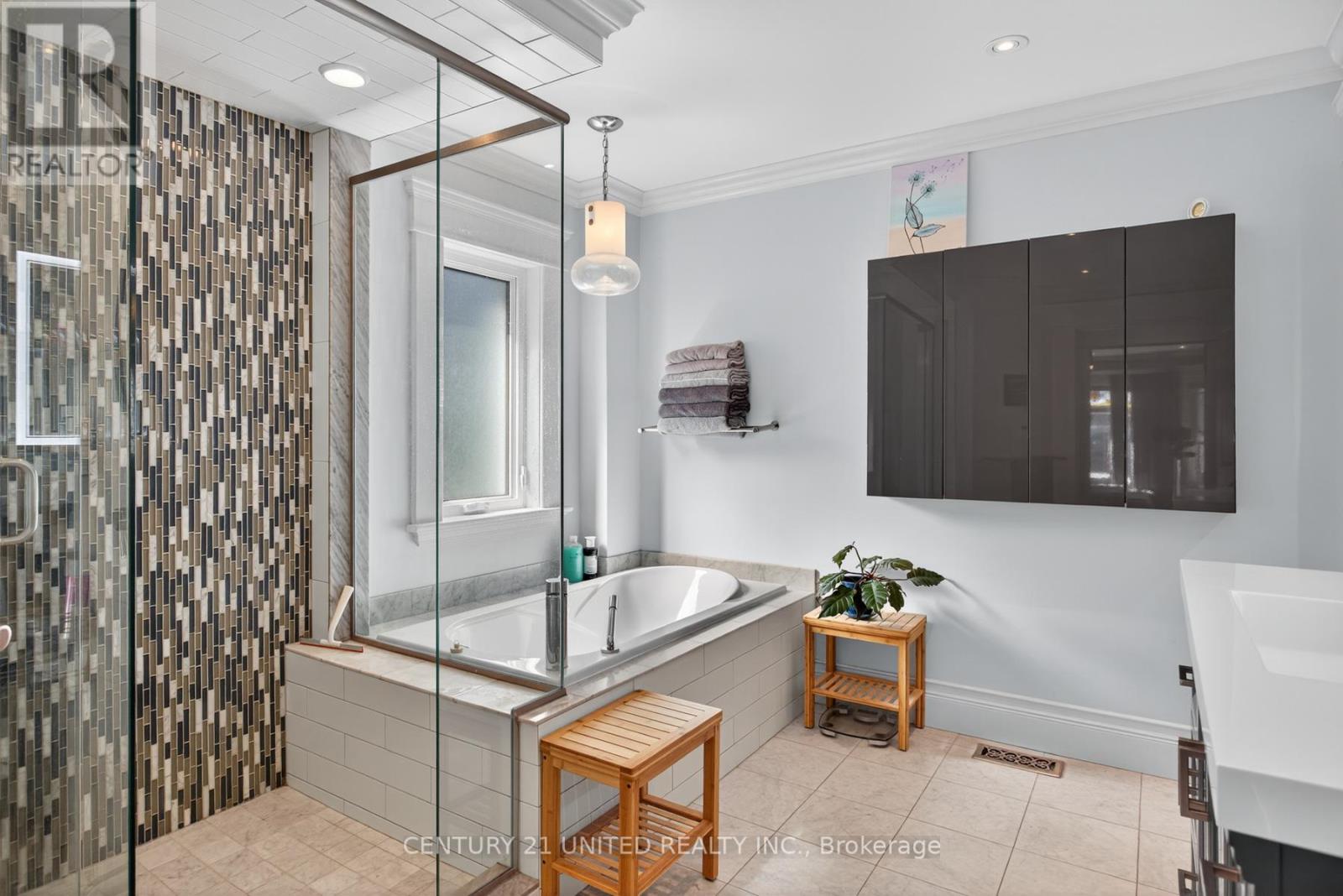 317 Margaret Avenue, Peterborough (Town Ward 3), Ontario  K9J 5H1 - Photo 22 - X12481045