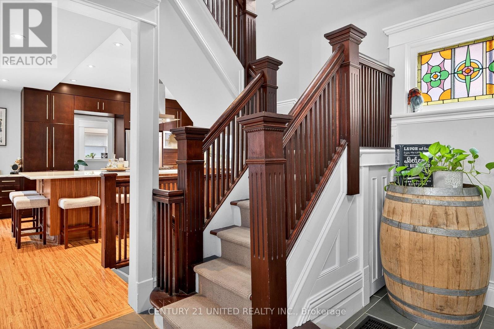 317 Margaret Avenue, Peterborough (Town Ward 3), Ontario  K9J 5H1 - Photo 3 - X12481045