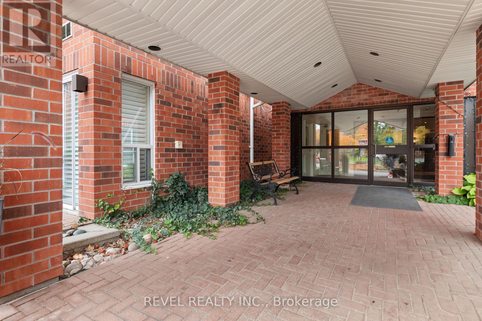 306 - 3 Heritage Way, Kawartha Lakes (Lindsay), Ontario  K9V 5Z1 - Photo 5 - X12481202