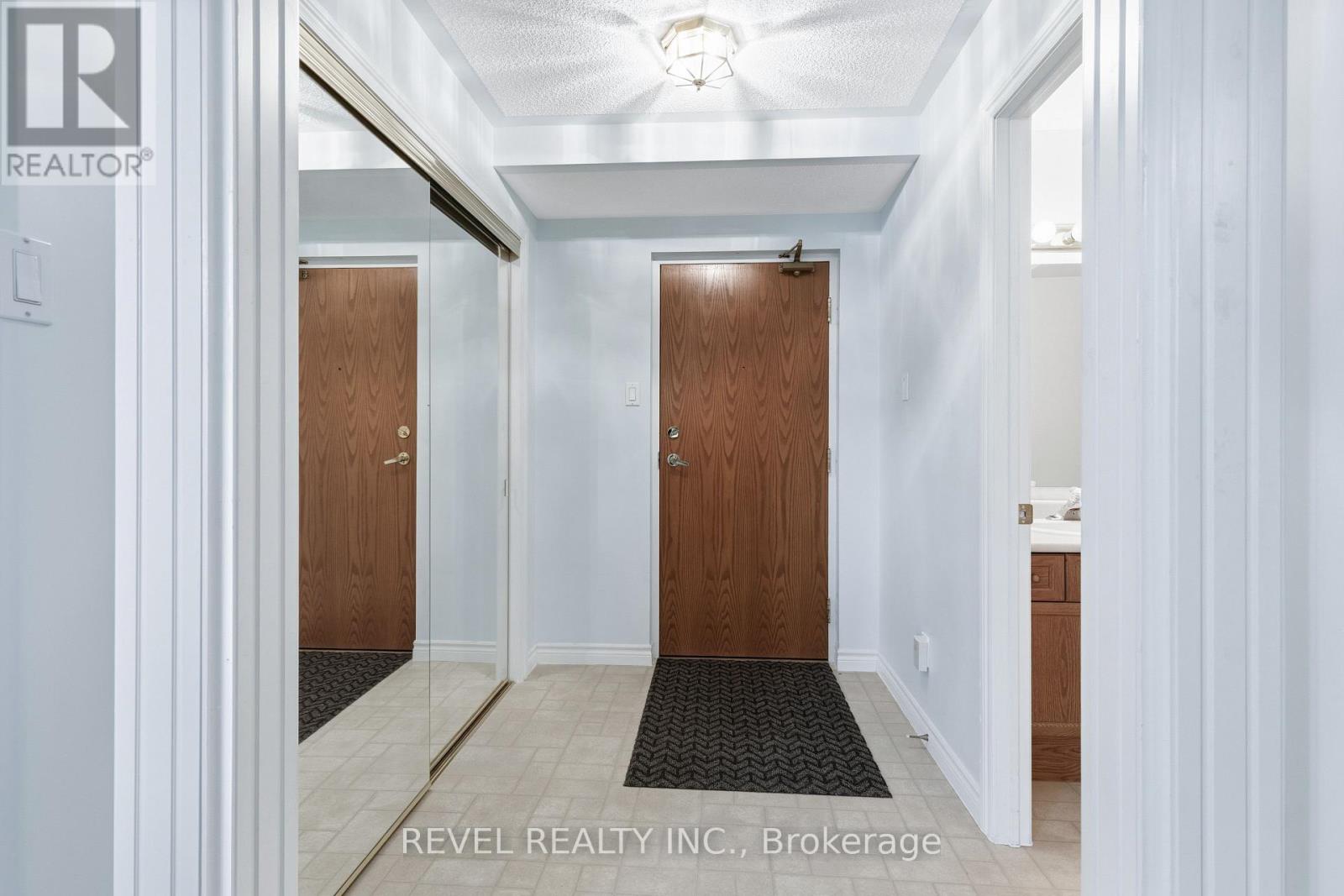 306 - 3 Heritage Way, Kawartha Lakes (Lindsay), Ontario  K9V 5Z1 - Photo 8 - X12481202