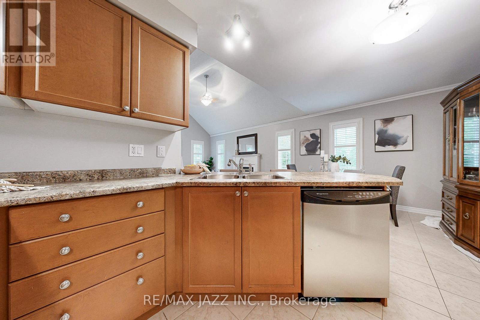 9 - 350 Lakebreeze Drive, Clarington (Newcastle), Ontario  L1B 0A2 - Photo 10 - E12481296