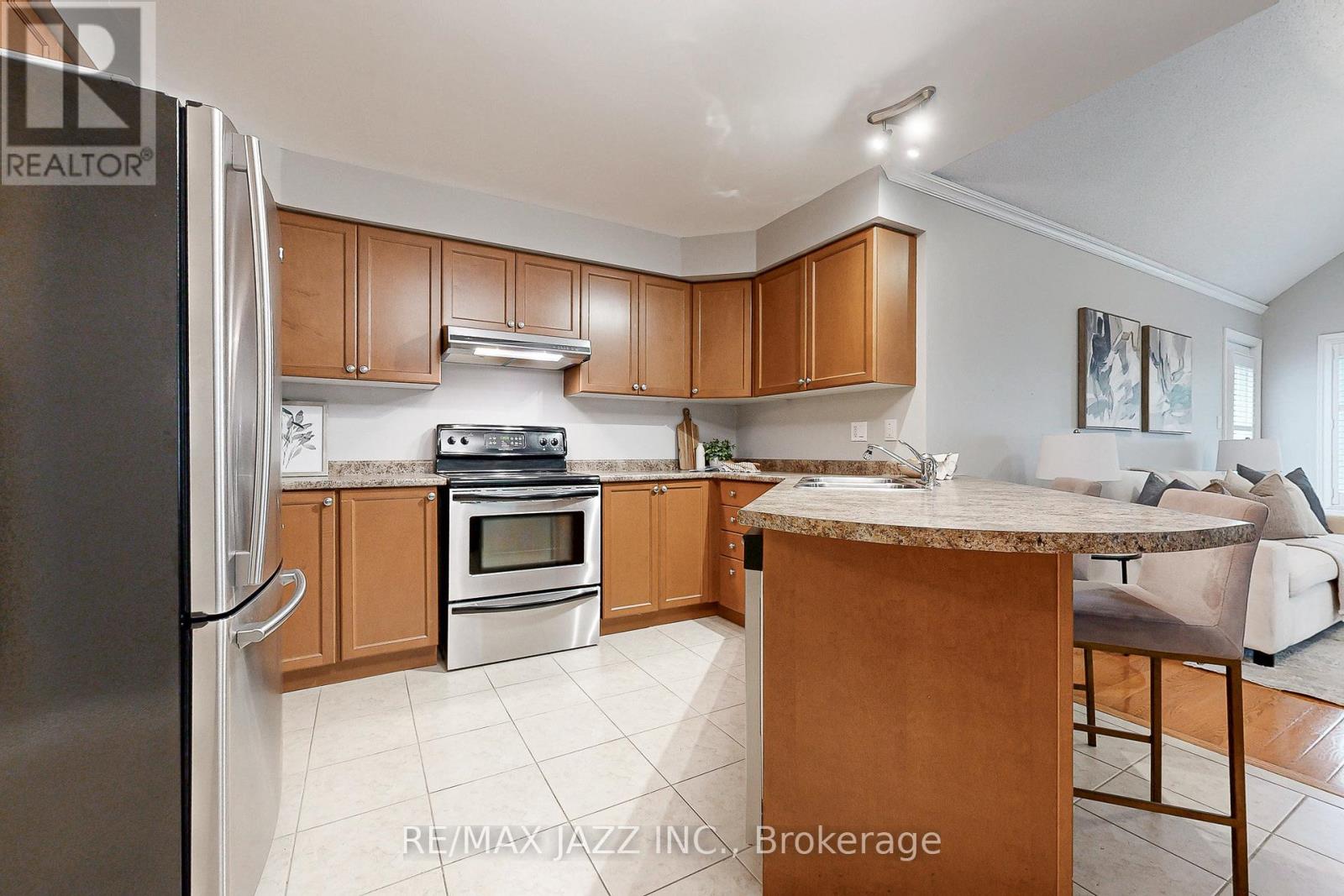 9 - 350 Lakebreeze Drive, Clarington (Newcastle), Ontario  L1B 0A2 - Photo 8 - E12481296