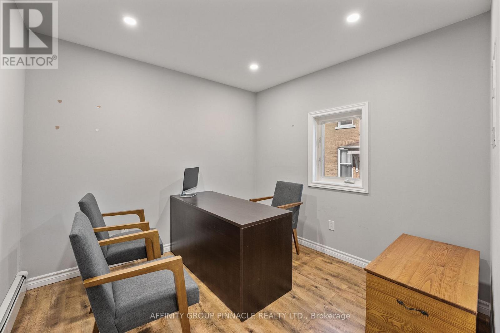 255 Kent Street W, Kawartha Lakes (Lindsay), Ontario  K9V 2Z4 - Photo 37 - X12481283