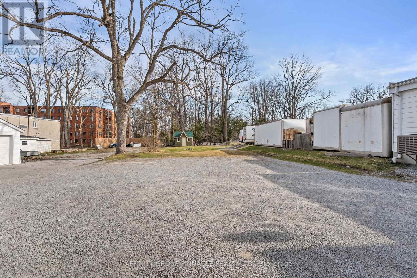 255 Kent Street W, Kawartha Lakes (Lindsay), Ontario  K9V 2Z4 - Photo 8 - X12481283