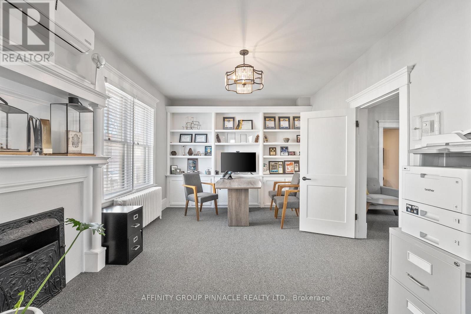 255 Kent Street W, Kawartha Lakes (Lindsay), Ontario  K9V 2Z4 - Photo 17 - X12481284