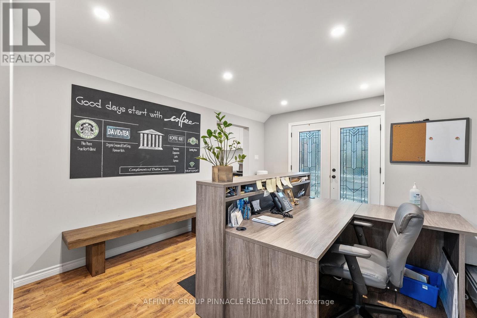 255 Kent Street W, Kawartha Lakes (Lindsay), Ontario  K9V 2Z4 - Photo 7 - X12481284