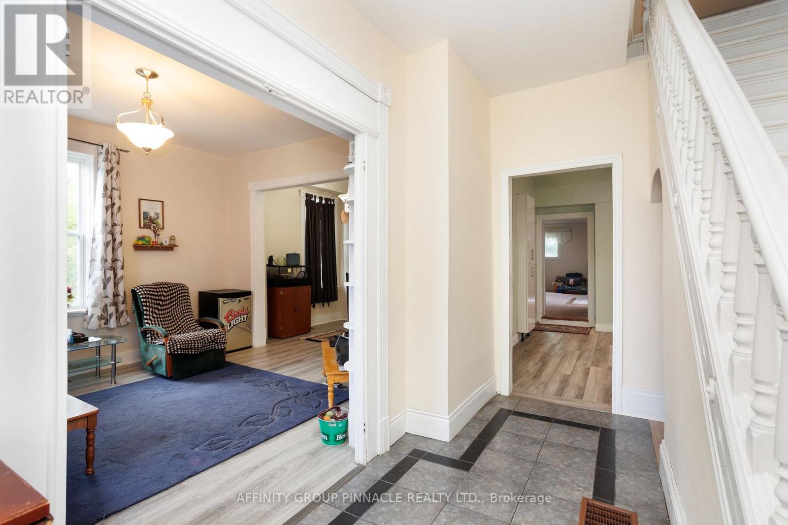 44 St Patrick Street, Kawartha Lakes (Lindsay), Ontario  K9V 1R3 - Photo 12 - X12481333