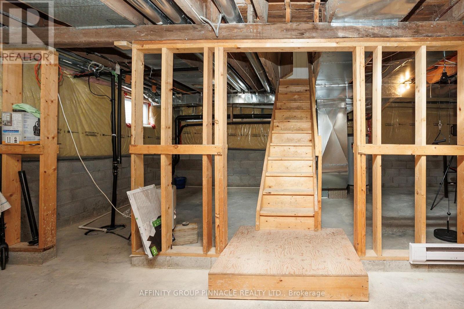 44 St Patrick Street, Kawartha Lakes (Lindsay), Ontario  K9V 1R3 - Photo 42 - X12481333