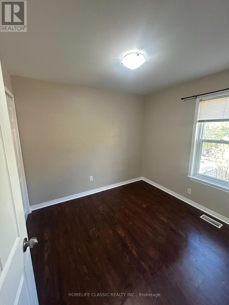 264 Wolfe Street, Peterborough (Town Ward 3), Ontario  K9J 2L3 - Photo 11 - X12481608