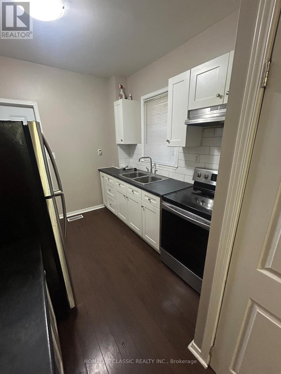 264 Wolfe Street, Peterborough (Town Ward 3), Ontario  K9J 2L3 - Photo 2 - X12481608