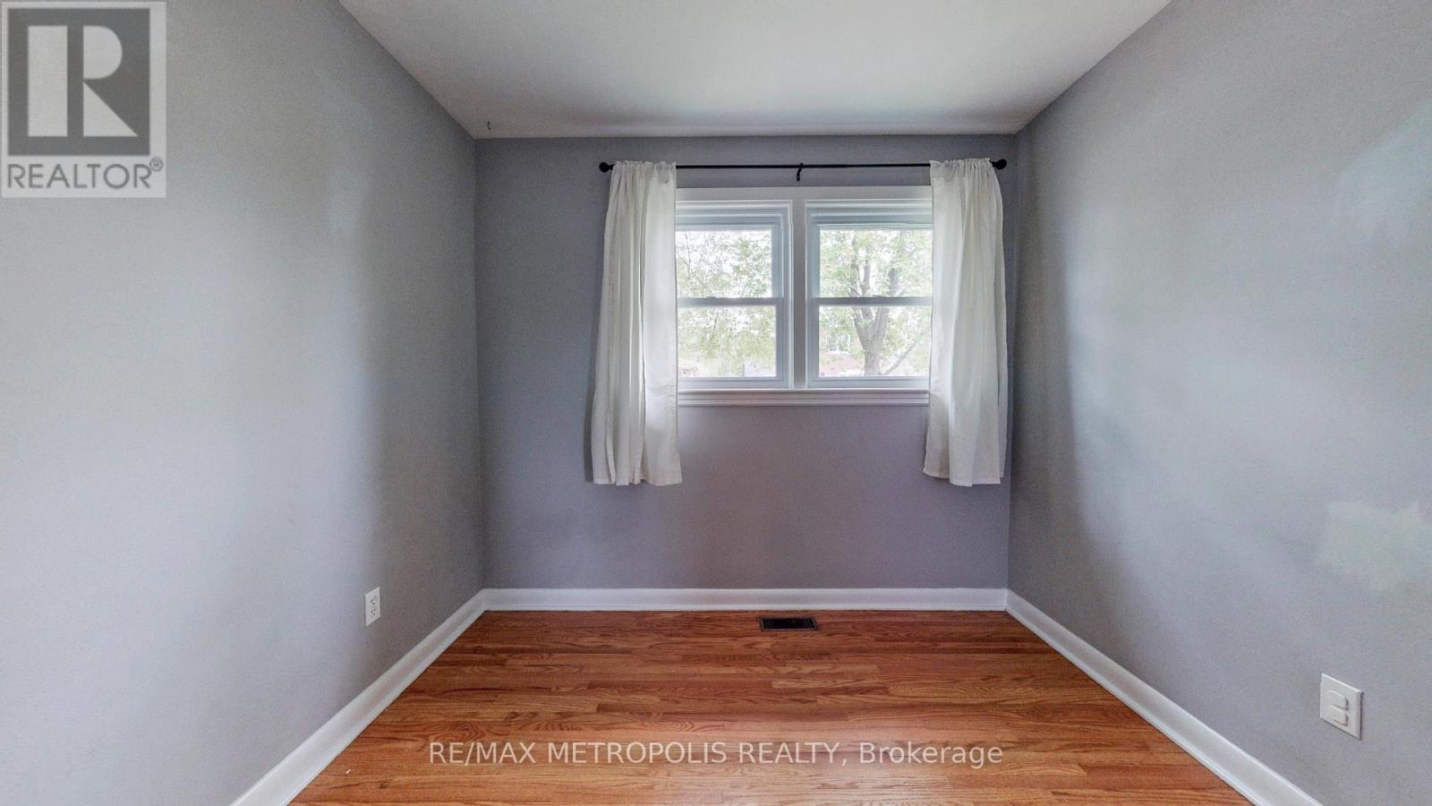 Main - 1020 Brewer Street, Peterborough Central (South), Ontario  K9J 5B4 - Photo 18 - X12481736