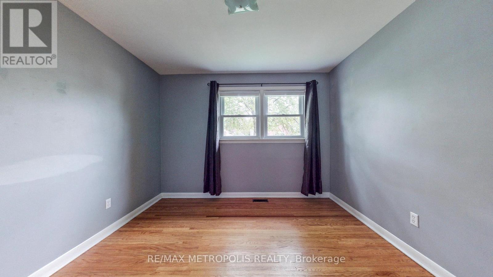 Main - 1020 Brewer Street, Peterborough Central (South), Ontario  K9J 5B4 - Photo 21 - X12481736