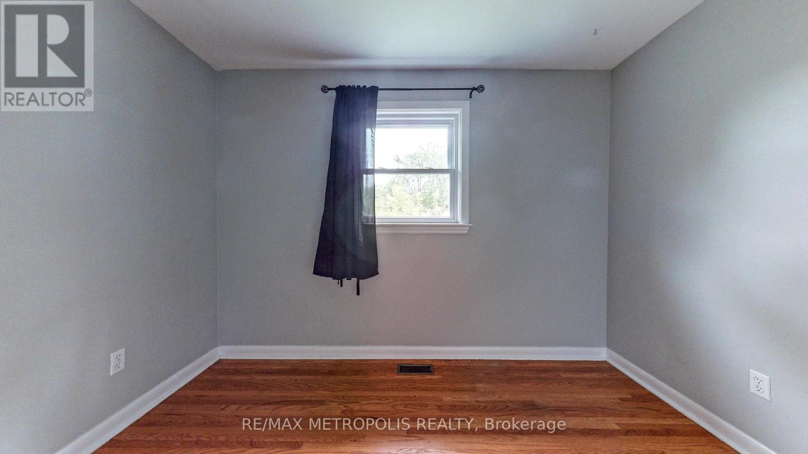 Main - 1020 Brewer Street, Peterborough Central (South), Ontario  K9J 5B4 - Photo 24 - X12481736