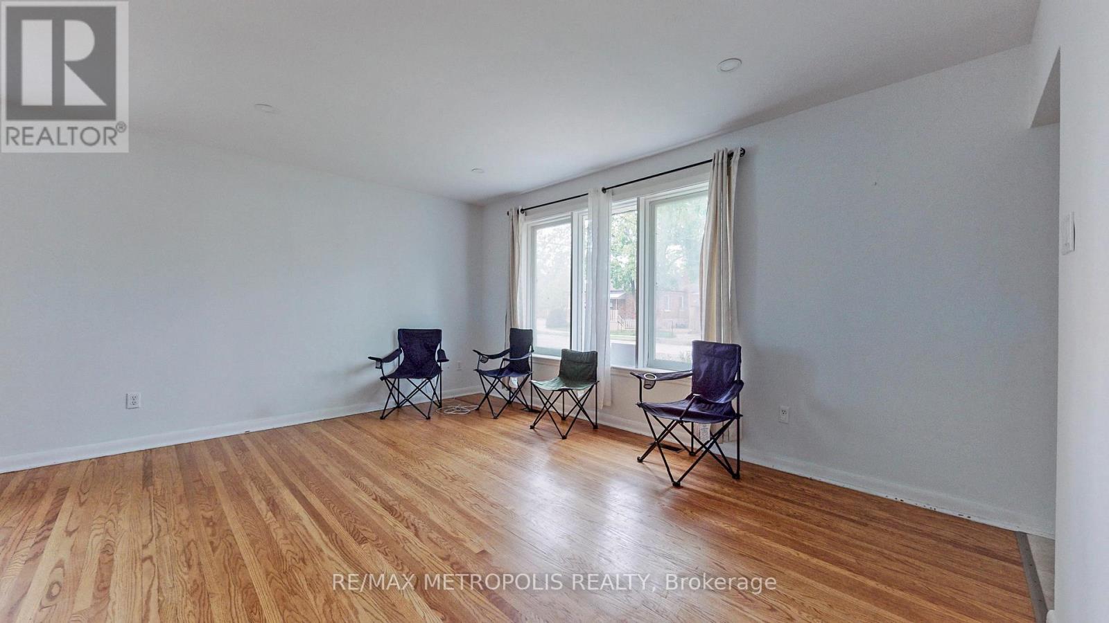 Main - 1020 Brewer Street, Peterborough Central (South), Ontario  K9J 5B4 - Photo 8 - X12481736