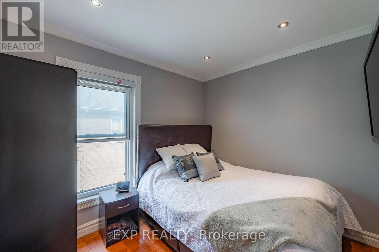 577 Bolivar Street, Peterborough (Town Ward 3), Ontario  K9J 4R9 - Photo 20 - X12482854