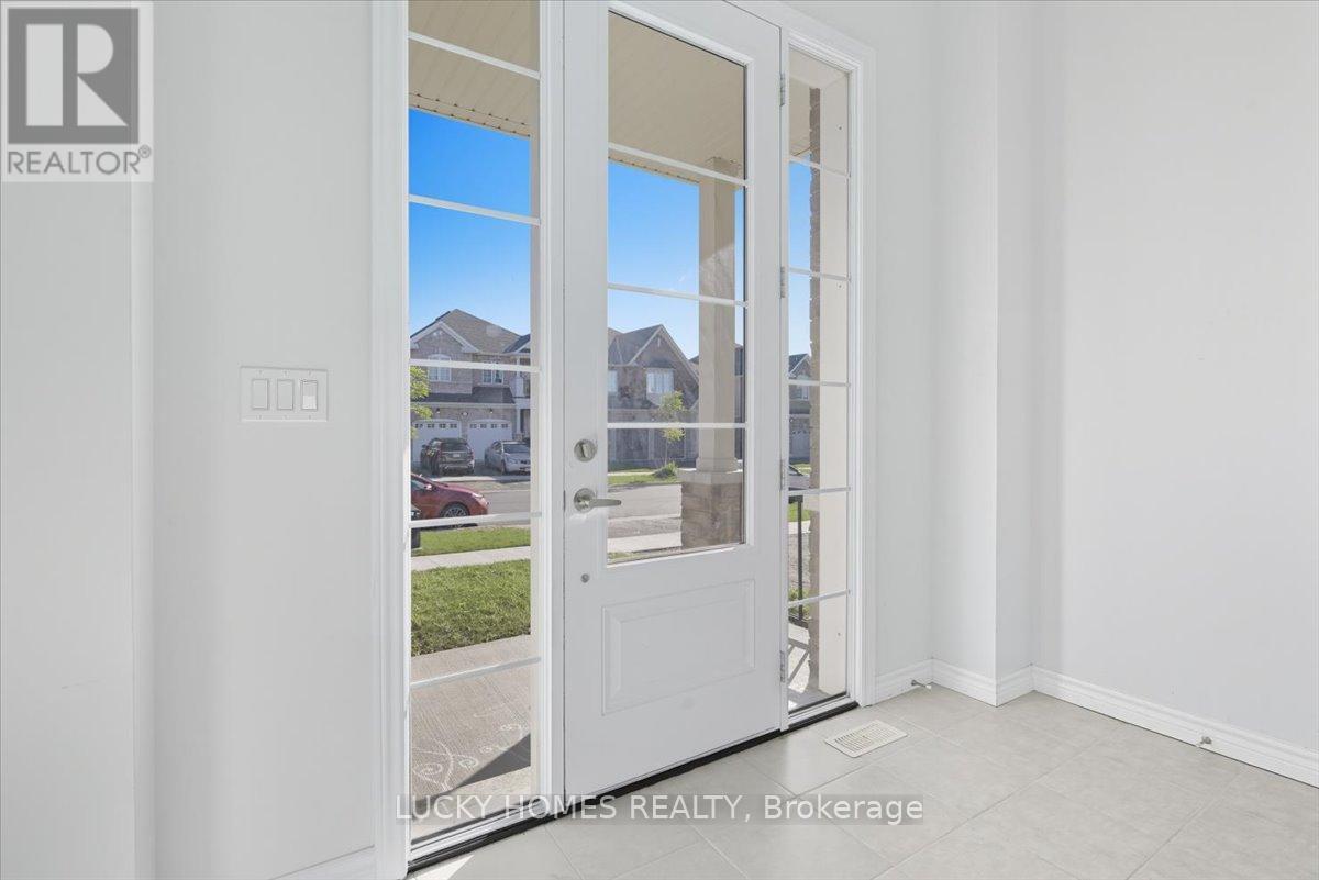 643 Lemay Grove, Peterborough (Monaghan Ward 2), Ontario  K9K 0G9 - Photo 2 - X12482875