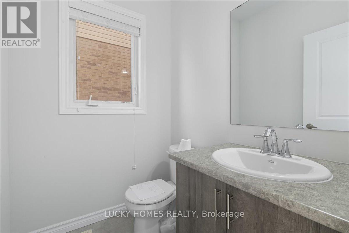 643 Lemay Grove, Peterborough (Monaghan Ward 2), Ontario  K9K 0G9 - Photo 3 - X12482875