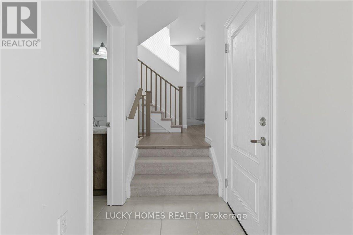 643 Lemay Grove, Peterborough (Monaghan Ward 2), Ontario  K9K 0G9 - Photo 4 - X12482875