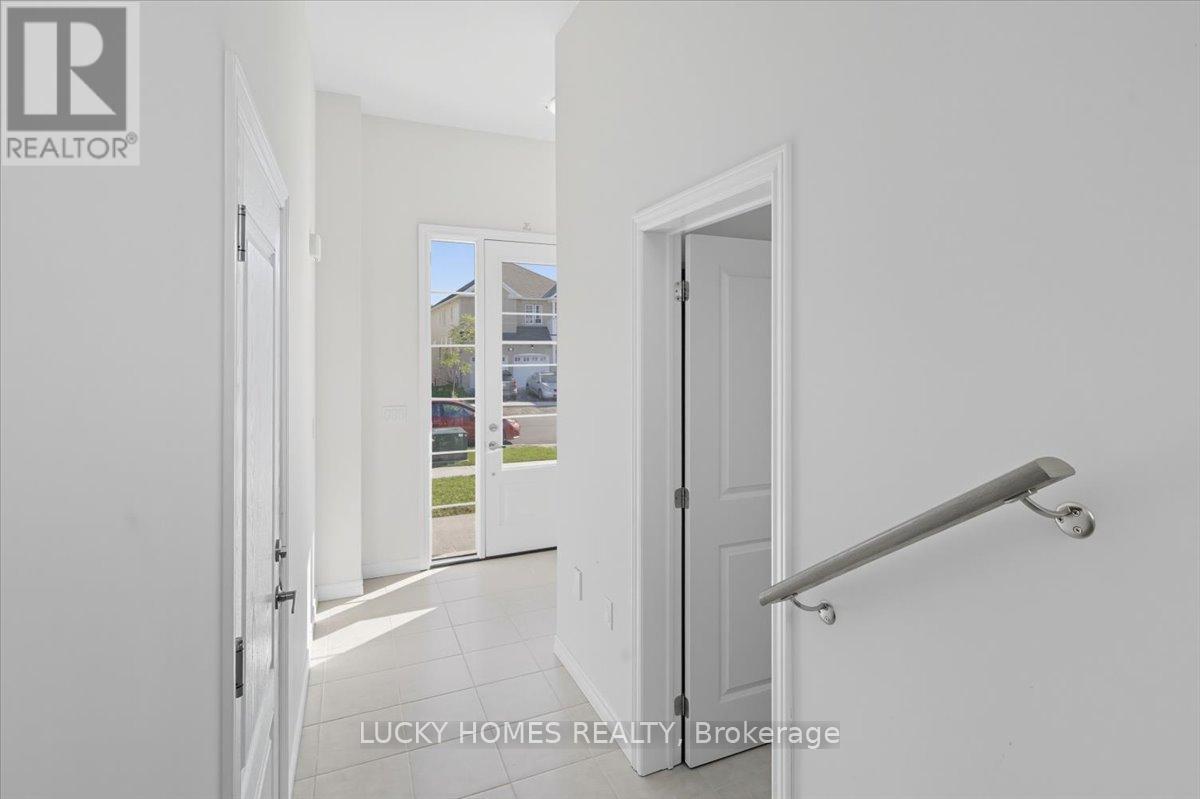 643 Lemay Grove, Peterborough (Monaghan Ward 2), Ontario  K9K 0G9 - Photo 5 - X12482875