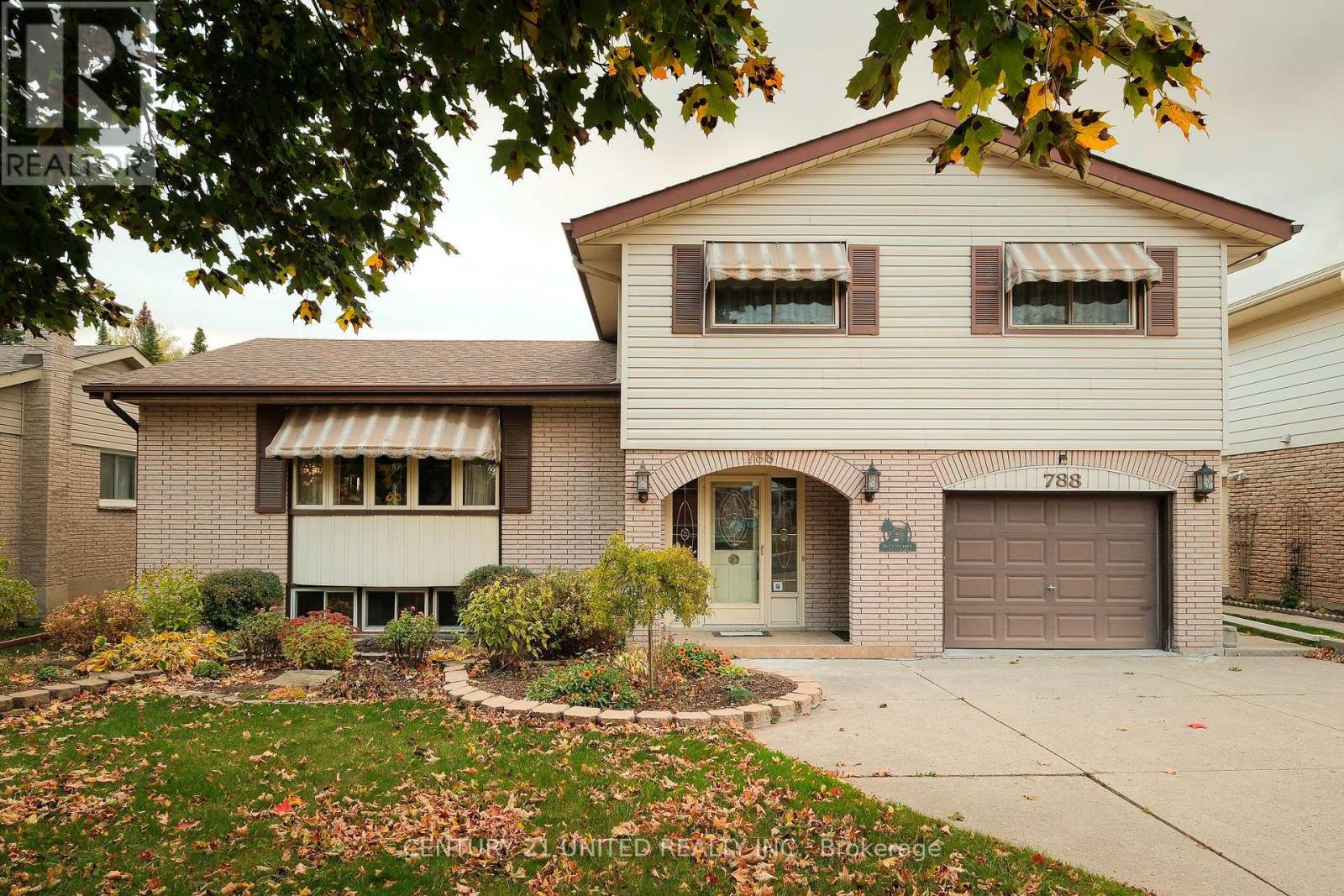 788 Cumberland Avenue, Peterborough (Northcrest Ward 5), Ontario  K9H 7B2 - Photo 1 - X12483127