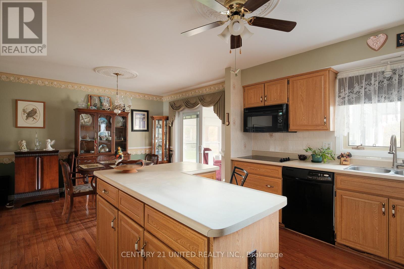 788 Cumberland Avenue, Peterborough (Northcrest Ward 5), Ontario  K9H 7B2 - Photo 12 - X12483127