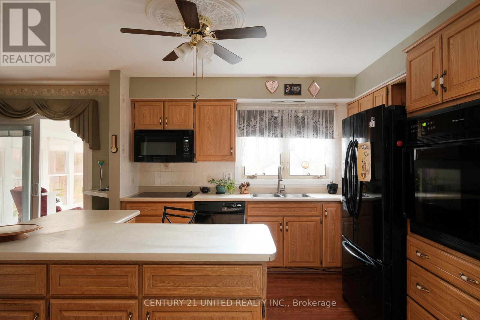 788 Cumberland Avenue, Peterborough (Northcrest Ward 5), Ontario  K9H 7B2 - Photo 13 - X12483127