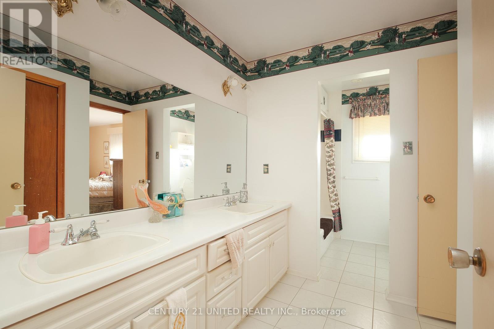 788 Cumberland Avenue, Peterborough (Northcrest Ward 5), Ontario  K9H 7B2 - Photo 24 - X12483127