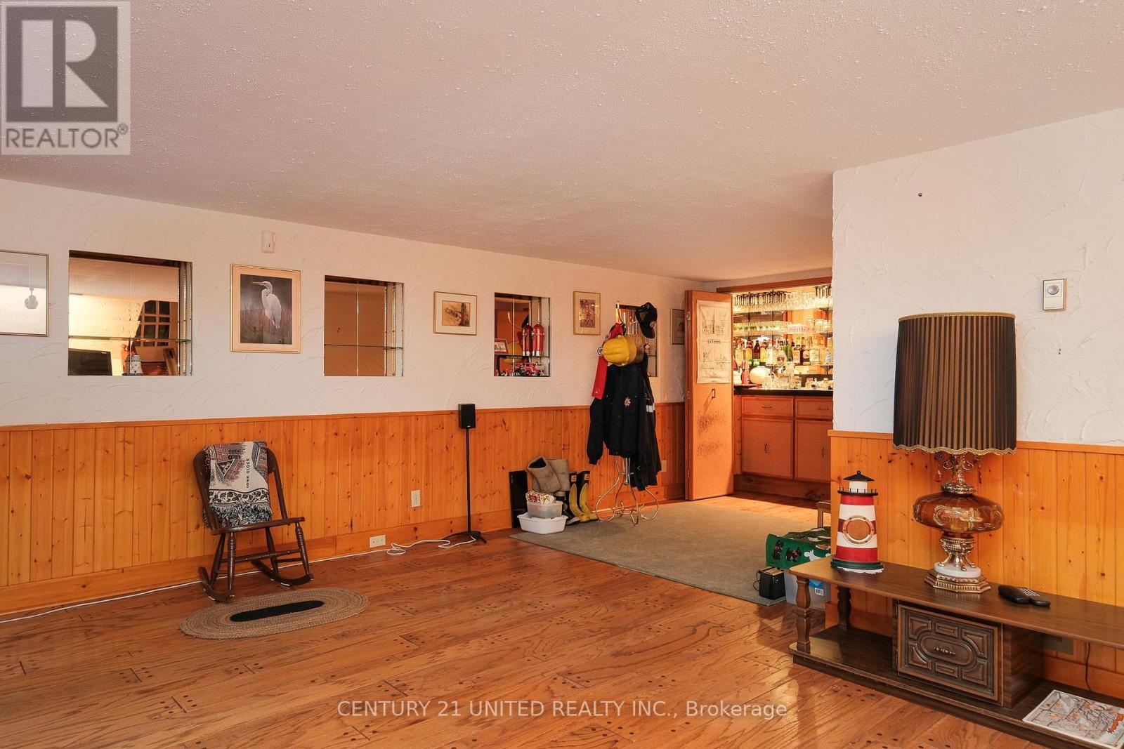 788 Cumberland Avenue, Peterborough (Northcrest Ward 5), Ontario  K9H 7B2 - Photo 34 - X12483127