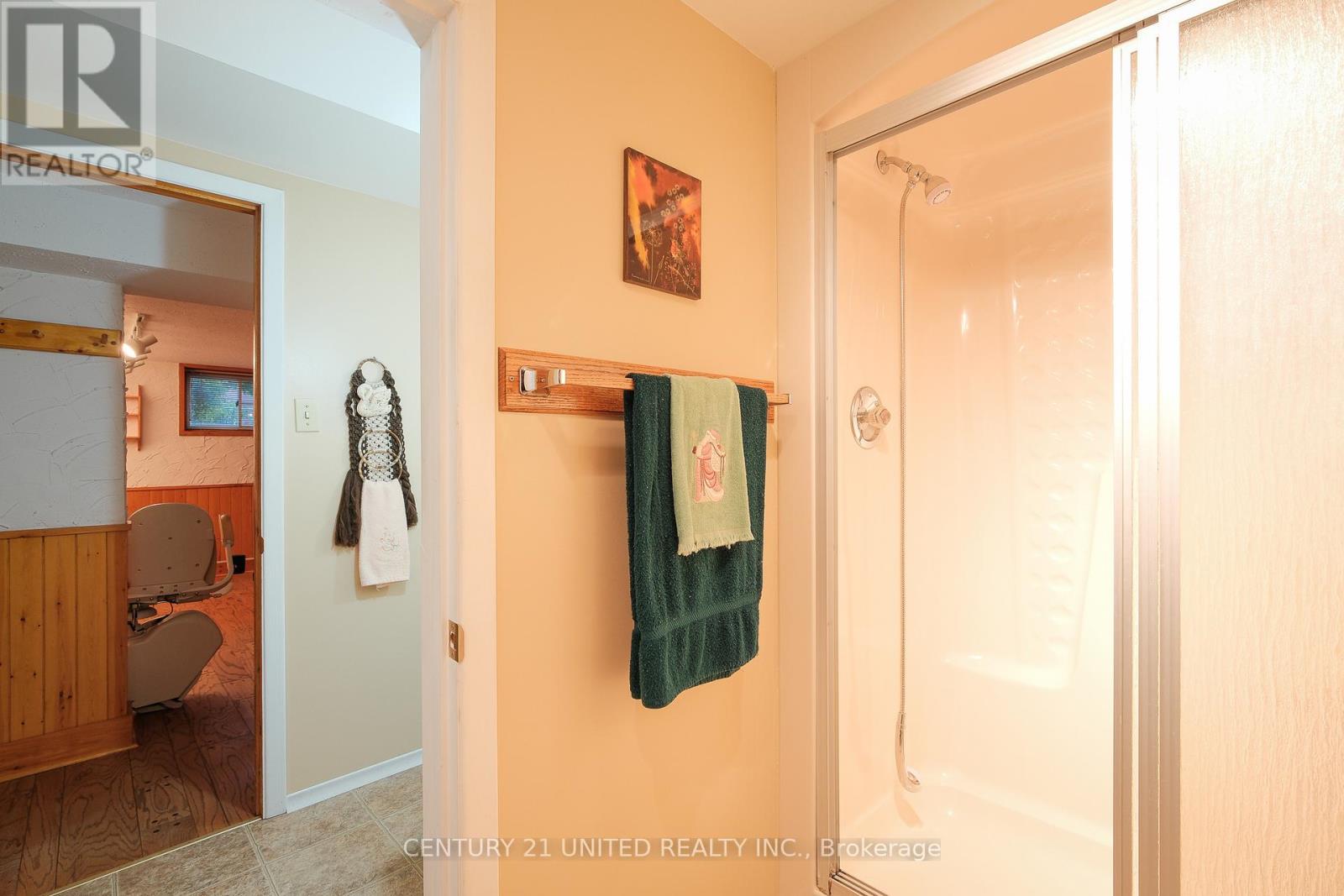 788 Cumberland Avenue, Peterborough (Northcrest Ward 5), Ontario  K9H 7B2 - Photo 38 - X12483127